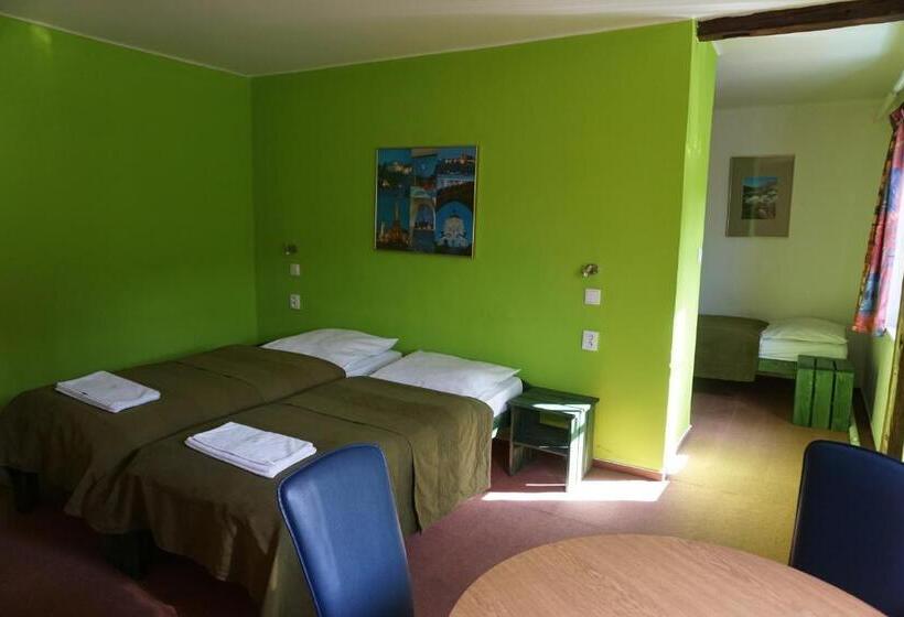 Четырехместный Номер Стандарт, Retro Hotel Pod Zvičinou