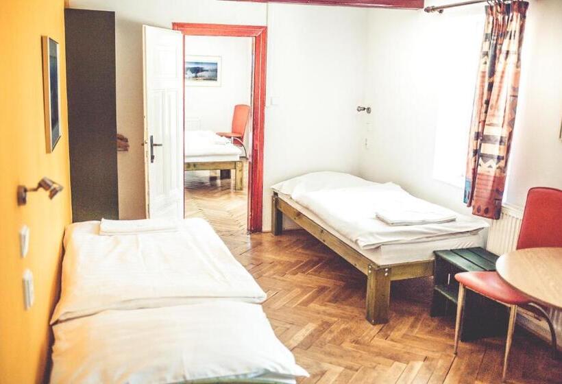 Семейный Номер, Retro Hotel Pod Zvičinou