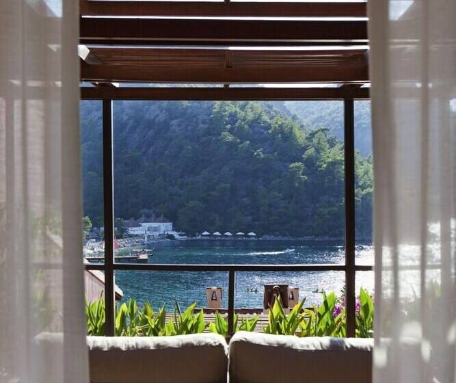 带露台的高档房间, Hillside Beach Club