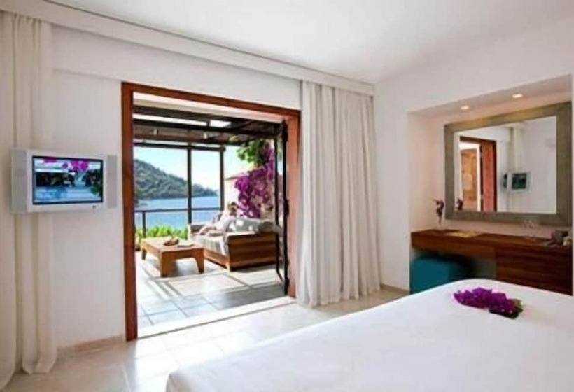 高级家庭房间, Hillside Beach Club