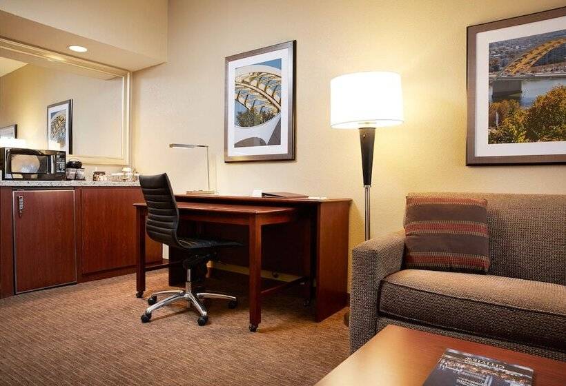 Люкс с Балконом, Doubletree Suites By Hilton Hotel Cincinnati   Blue Ash