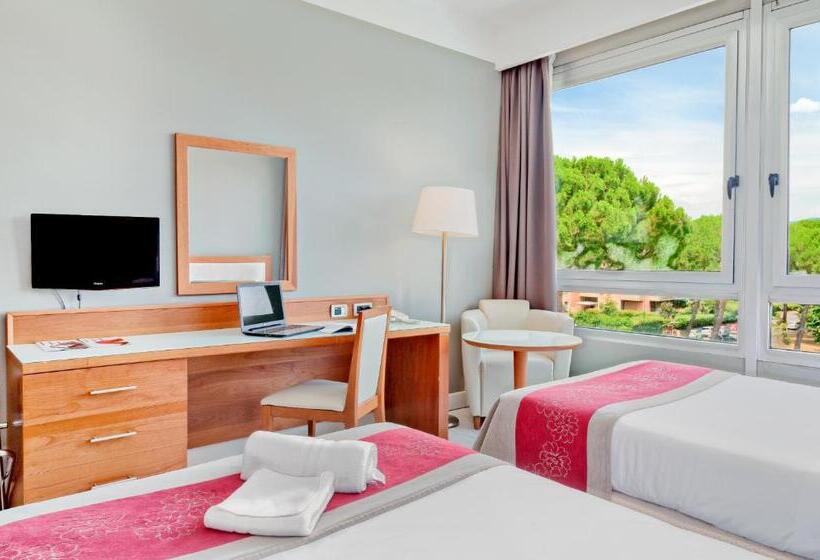 اتاق استاندارد سه نفره, Italiana Hotels Florence