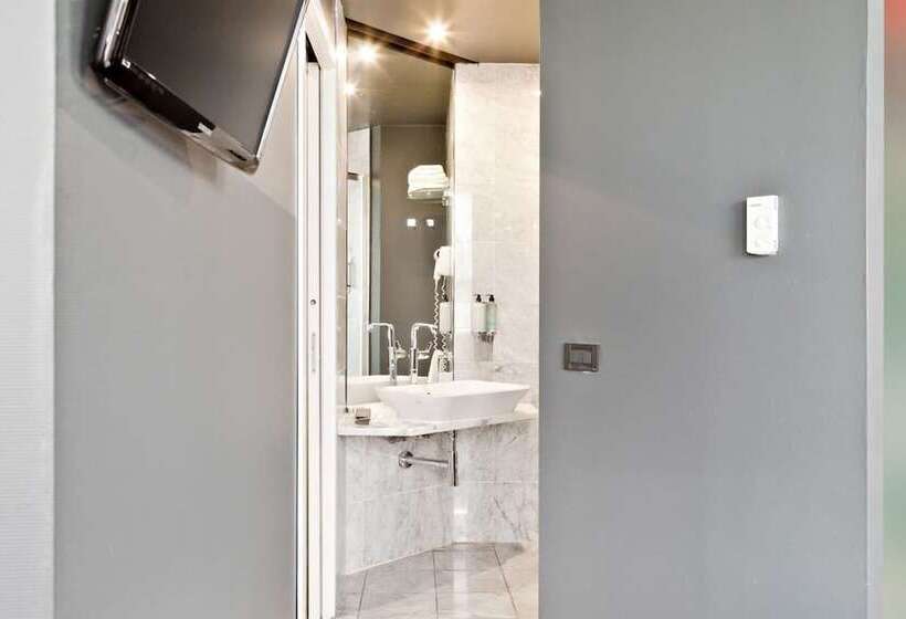 سوییت جونیور, Italiana Hotels Florence