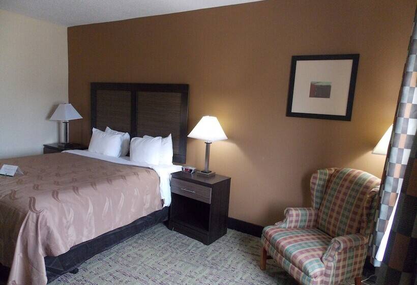 Lakosztály, Quality Inn & Suites
