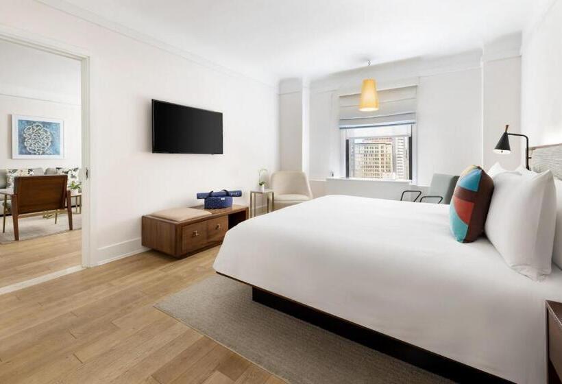Deluxe Suite King Bed, Hotel Seville Nomad