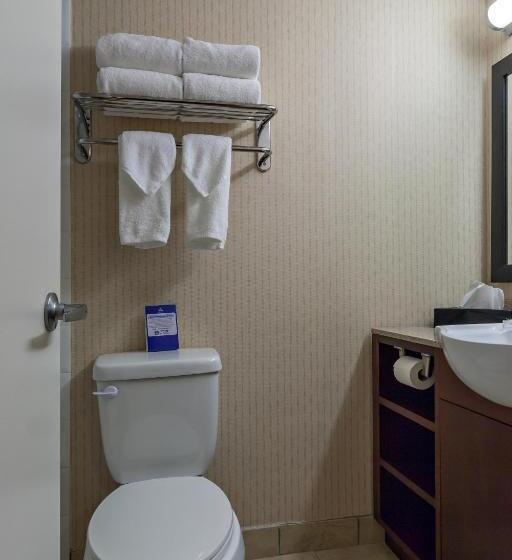 ２ダブルベッドのスタンダードルーム, Best Western Plus Suites Downtown Calgary
