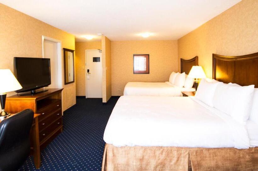 ２ダブルベッドのスタンダードルーム, Best Western Plus Suites Downtown Calgary