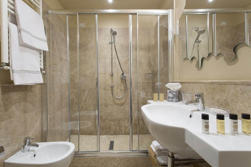 스위트 킹사이즈 침대, Days Inn By Wyndham Mission Valley Sdsu