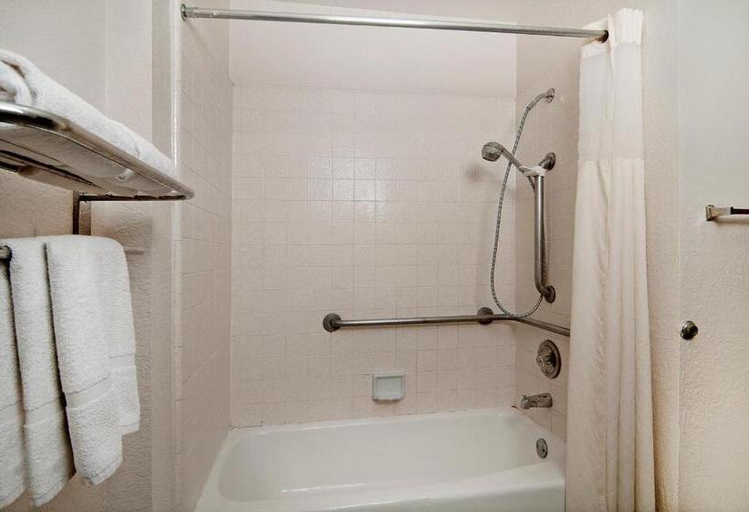 Номер Стандарт Адаптированный для Инвалидов, Quality Inn & Suites South San Jose / Morgan Hill