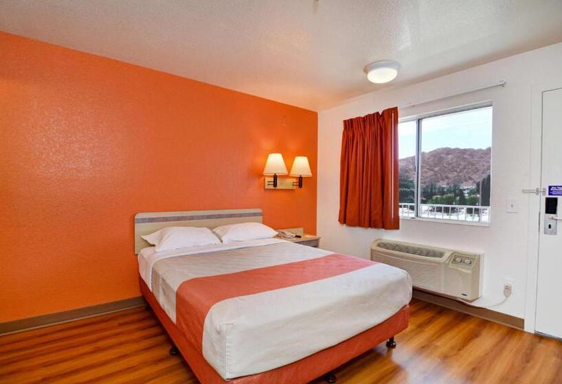 장애인을 위한 스탠다드 룸, Motel 6 Twentynine Palms, Ca