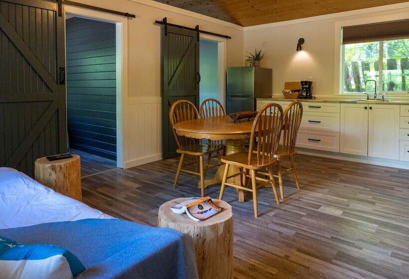 小室, Barefoot Villas And Retreat