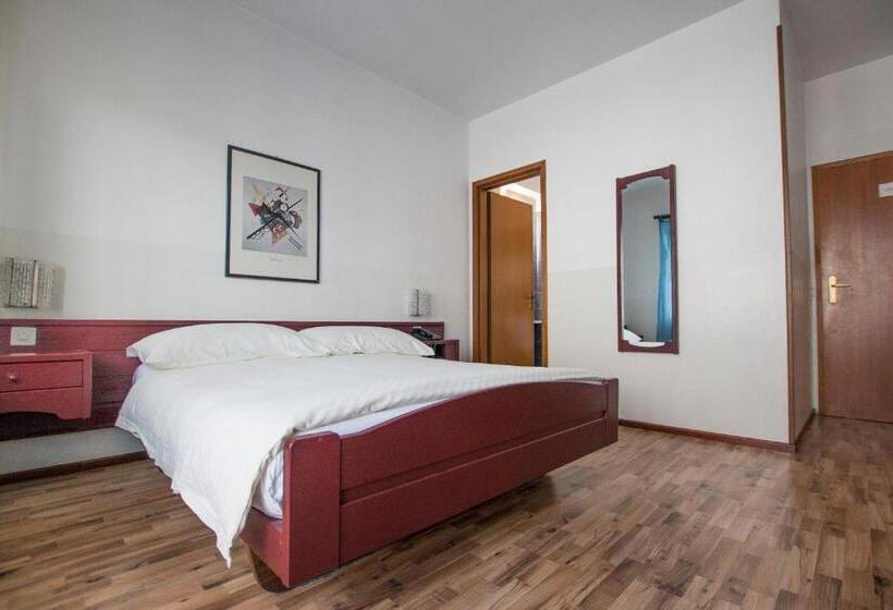 Номер Стандарт, Besso Lugano Center