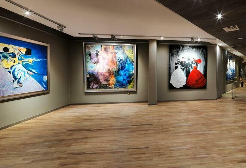 스탠다드 스튜디오, Four Seasons