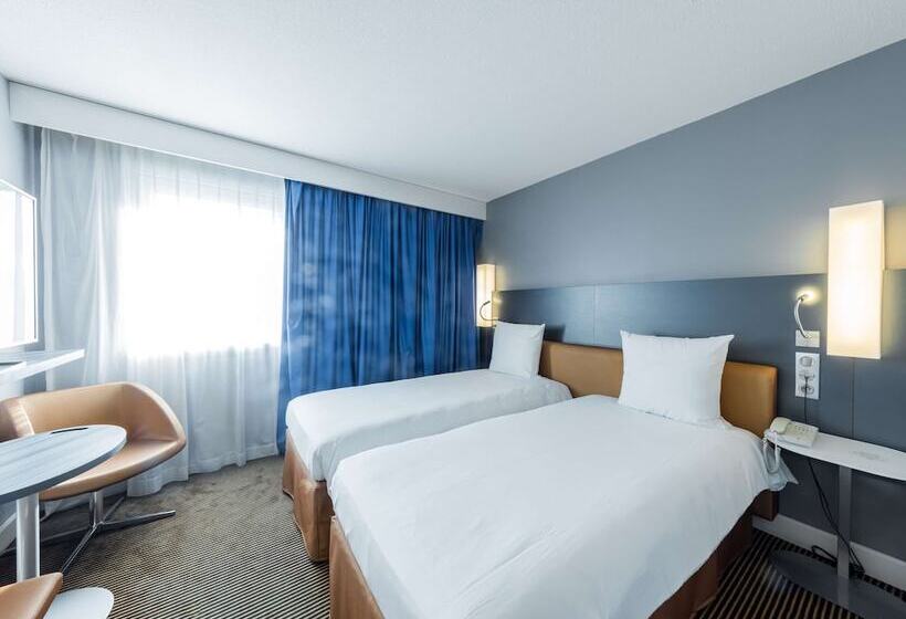 Классический Номер, Hôtel Mercure Paris Massy Gare Tgv