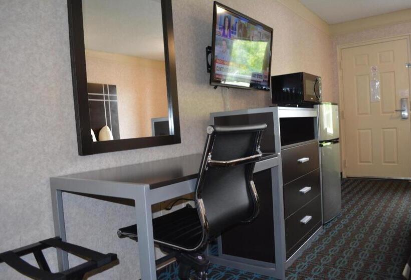 Номер Стандарт, Deluxe Inn   Fayetteville I 95