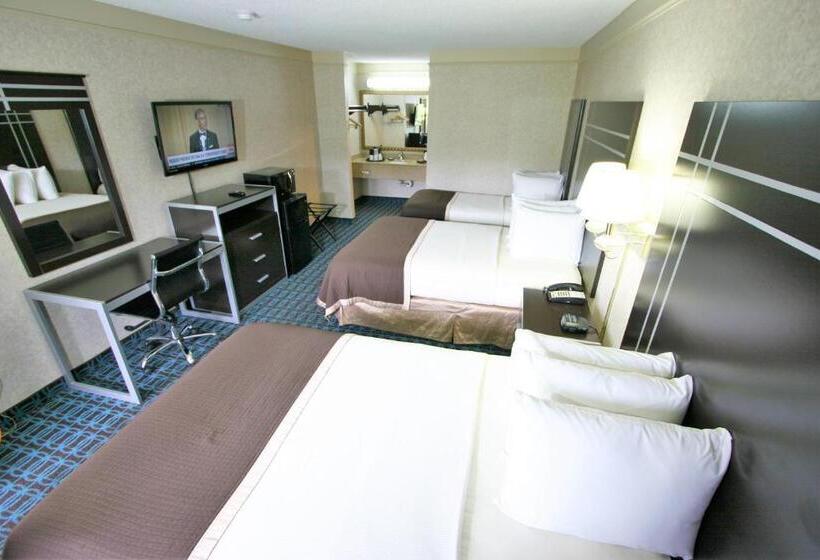 Семейный Номер, Deluxe Inn   Fayetteville I 95