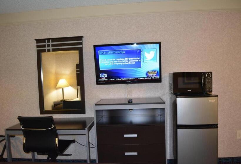 Номер Стандарт, Deluxe Inn   Fayetteville I 95