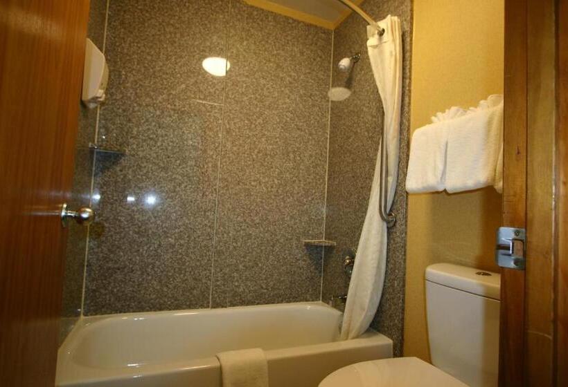 Семейный Номер, Deluxe Inn   Fayetteville I 95