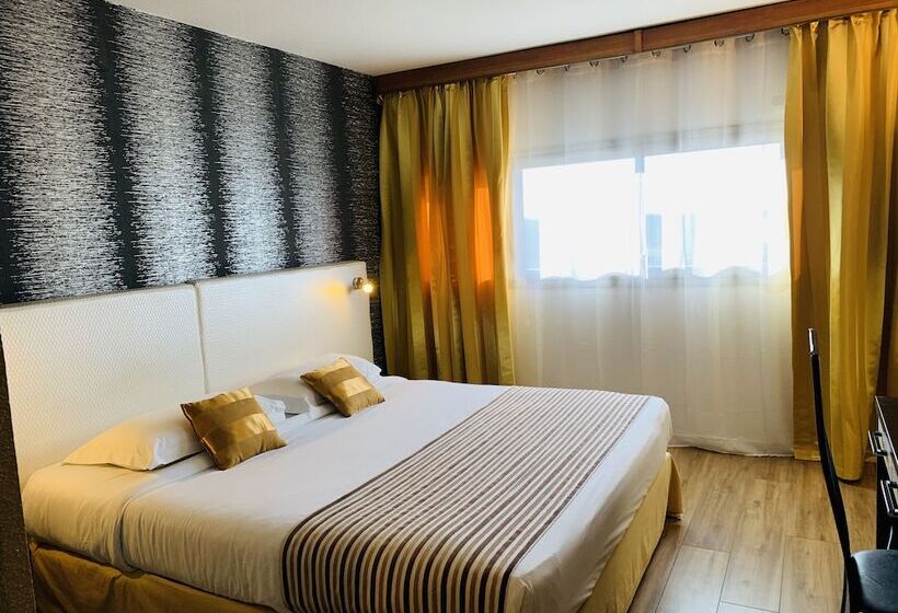 Номер Superior, Grand Hôtel De Nîmes 4 étoiles