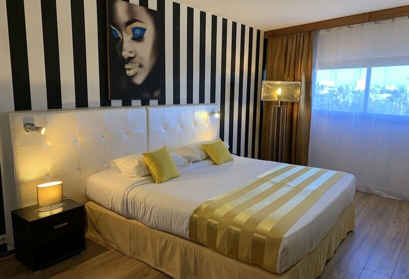 Номер Superior, Grand Hôtel De Nîmes 4 étoiles