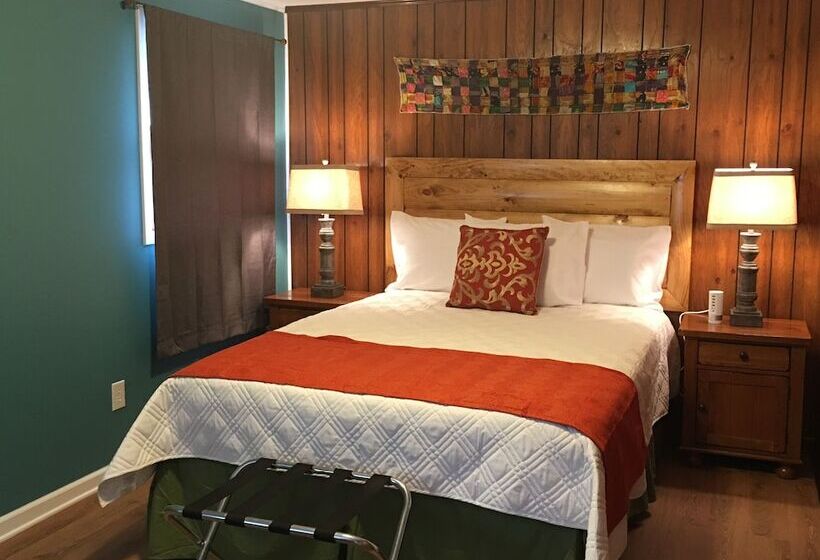 Хижина Deluxe, Meadowlark Motel With Restaurant & Bar