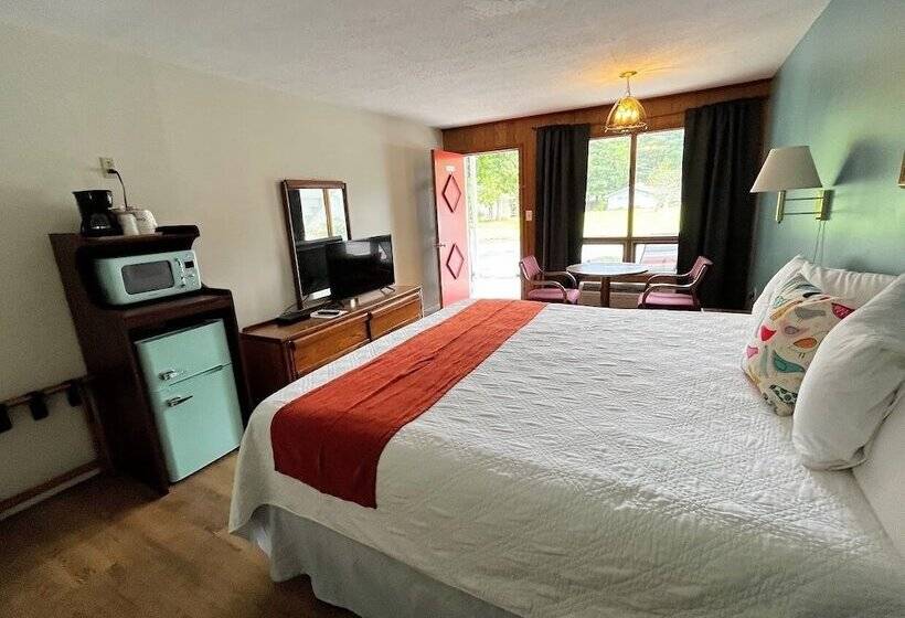 Номер Стандарт Двуспальная Кровать, Meadowlark Motel With Restaurant & Bar
