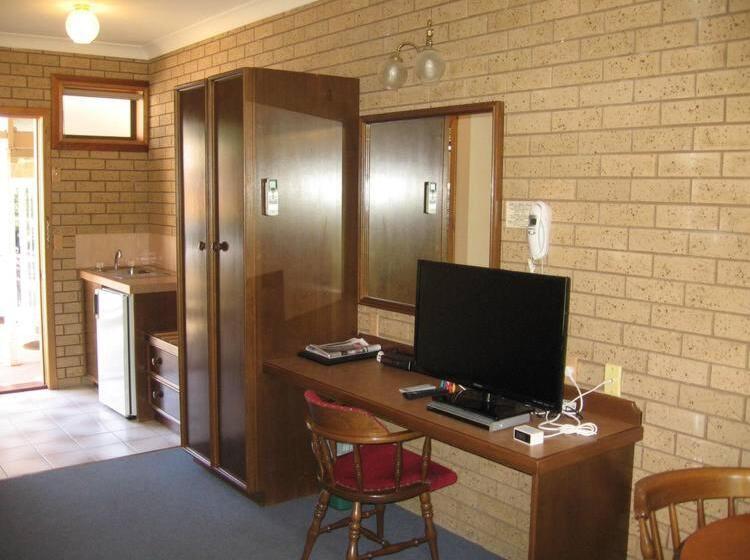 스탠다드 자쿠지 룸, Barrass's John Bright Motor Inn