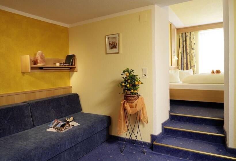 Family Suite, Gundolf
