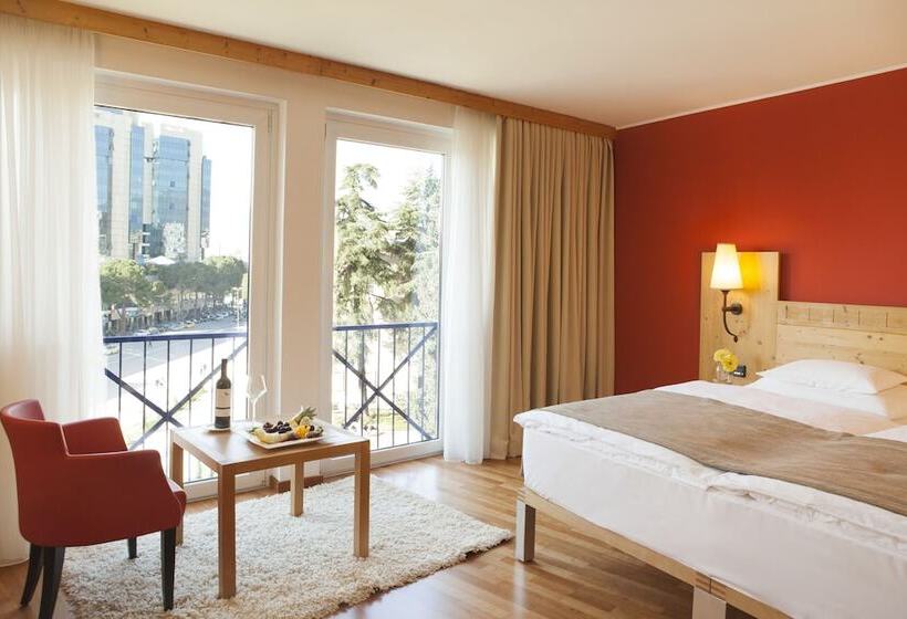 스위트 도시 전망, Rogner Hotel Tirana