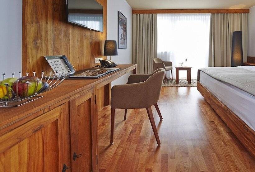 스탠다드 도시전망 룸, Rogner Hotel Tirana