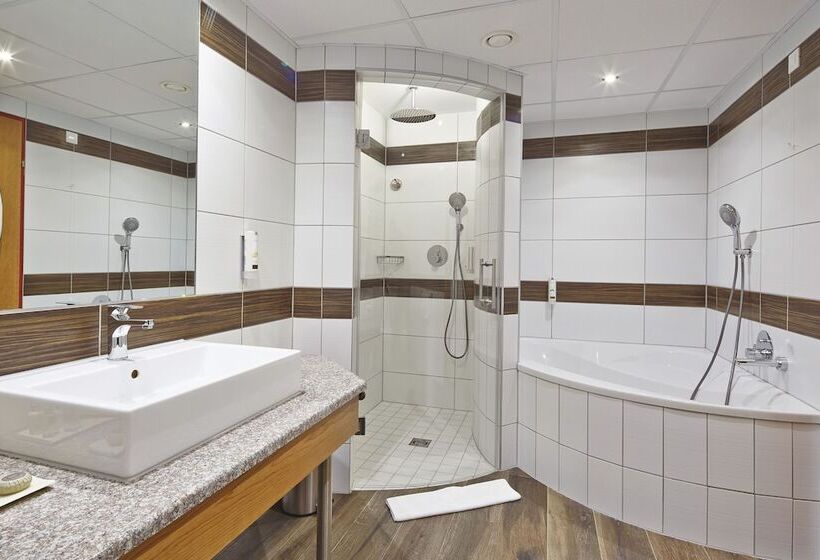 가든 전망 스위트, Rogner Hotel Tirana