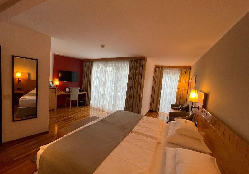 가든 전망 주니어 스위트, Rogner Hotel Tirana