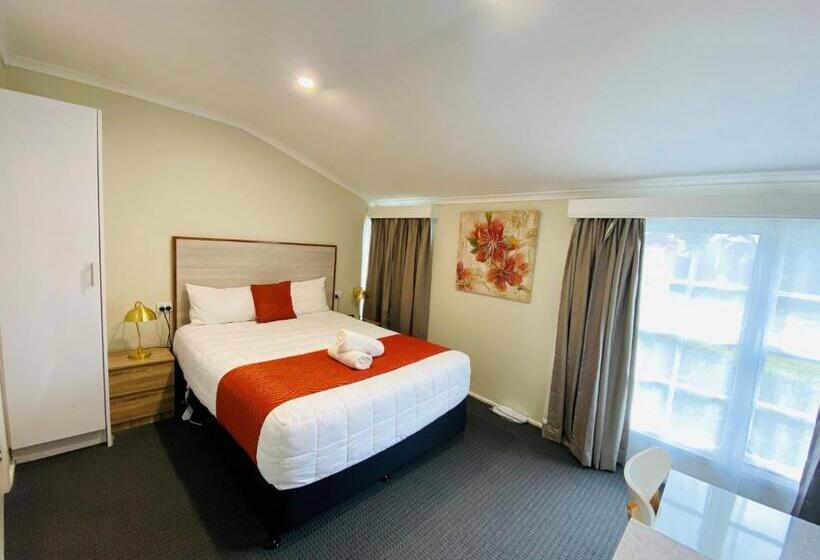 디럭스 룸, Colonial Lodge Motor Inn