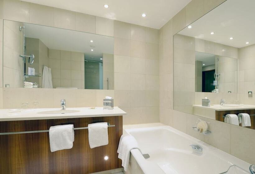 Номер Deluxe, Canary Riverside Plaza