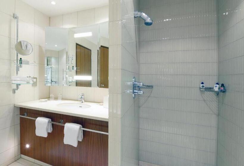 Номер Superior, Canary Riverside Plaza