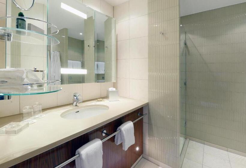 Номер Deluxe Кровать Кинг, Canary Riverside Plaza