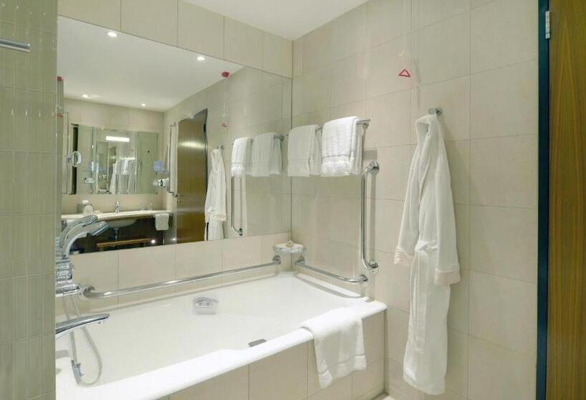Номер Deluxe, Canary Riverside Plaza