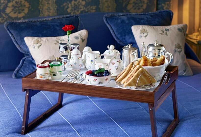 Номер Deluxe, Egerton House