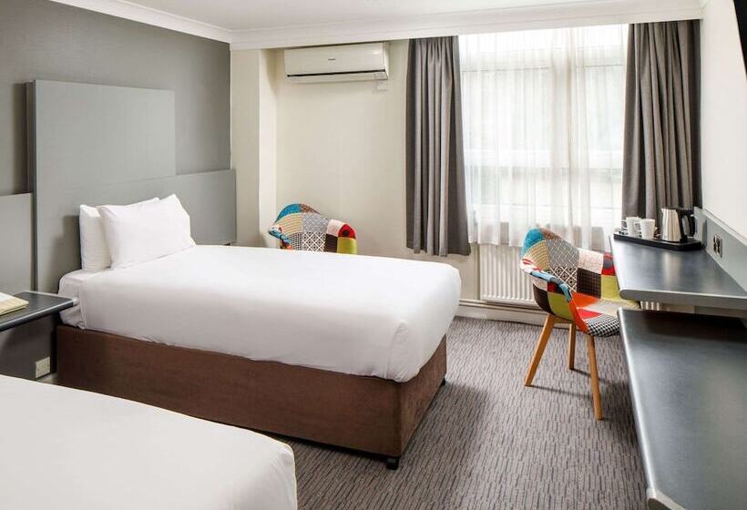 Классический Номер, Mercure Chester Abbots Well