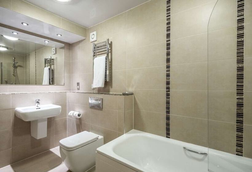 Семейный Номер, Clarion Hotel Newcastle South