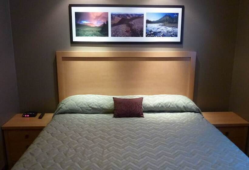 Президентский Люкс, Woodlands Inn & Suites