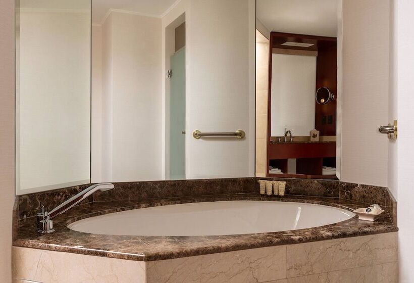 Номер Deluxe, Jw Marriott Quito
