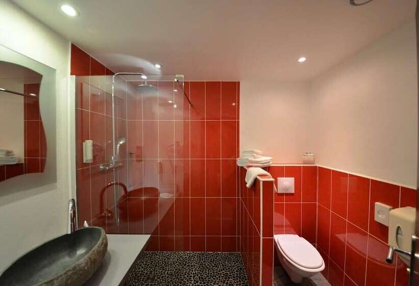 اتاق راحتی یک تخته, Hôtel Bomotel