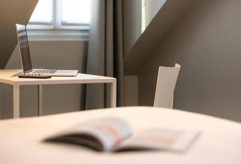 Standard Single Room Single Bed, Ibis Paris Gare De L Est 10 Eme