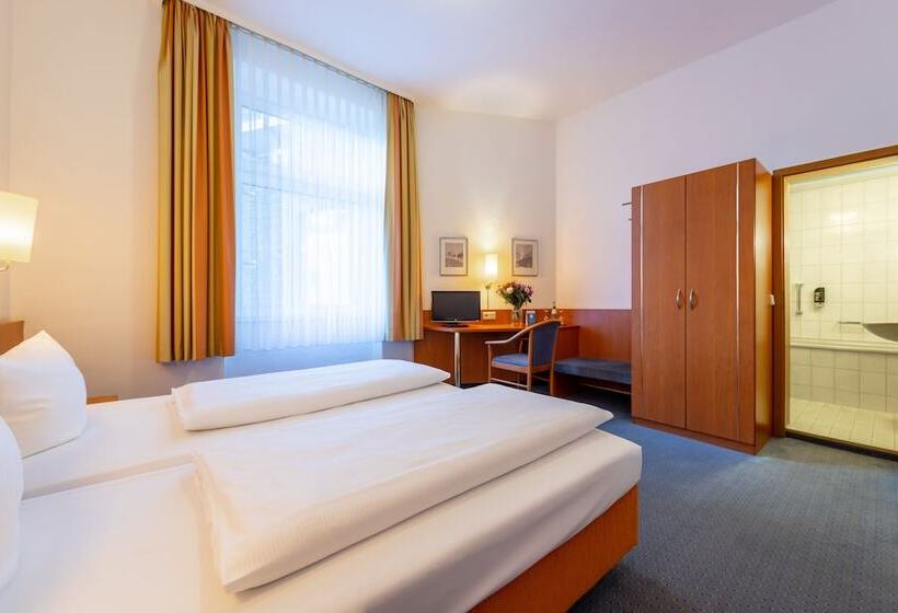 Номер Стандарт Трехместный, Trip Inn Hotel Schumann