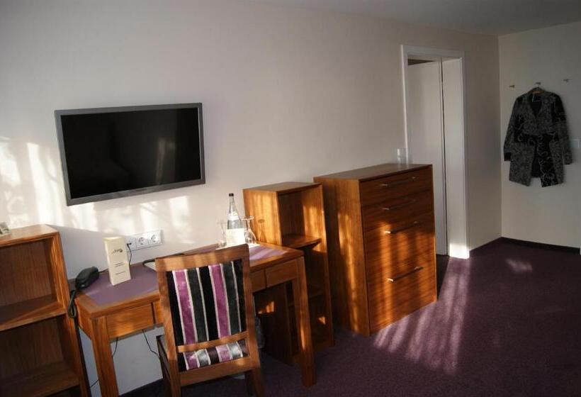 Suite with lake view, Restaurant Schwedi