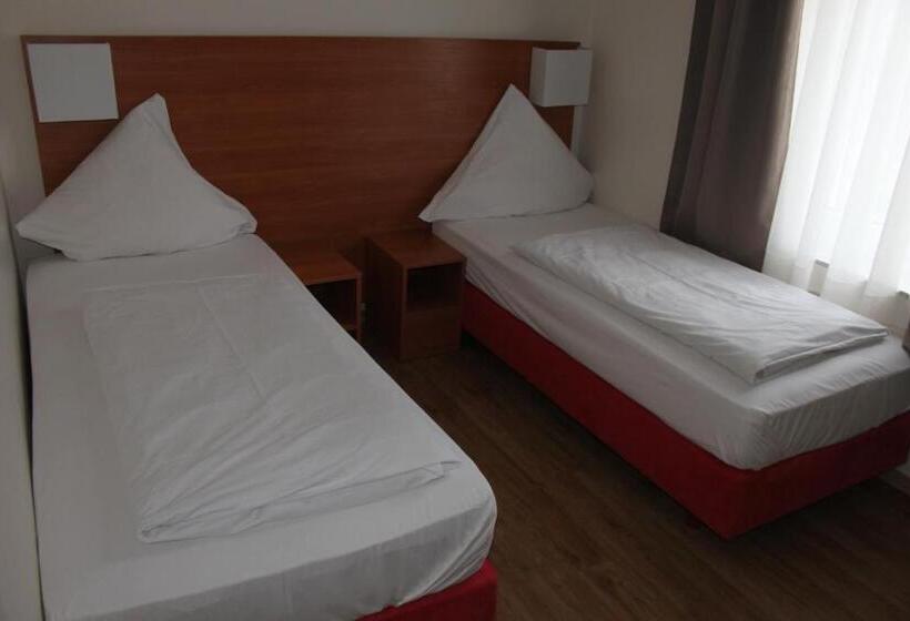 Номер Стандарт, Stadt Gut Hotel Zum Rathaus