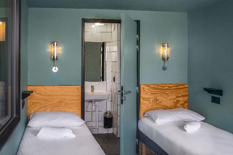 Quarto Triplo Estandar, Arkadi