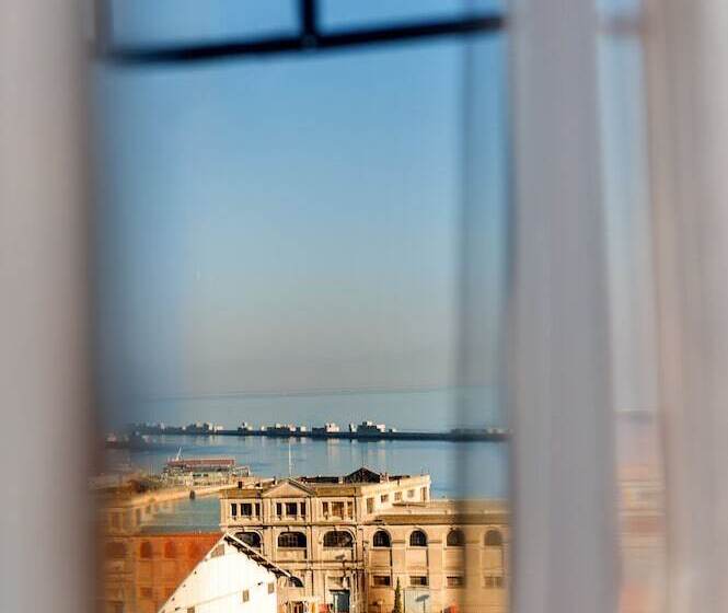 غرفة بريميوم فردية, Mediterranean Palace