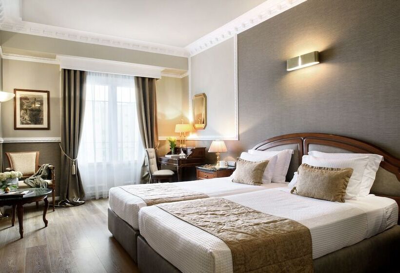 غرفة بريميوم مطلّة علي البحر, Mediterranean Palace